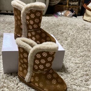 Brown Shearling Snowflake Boots